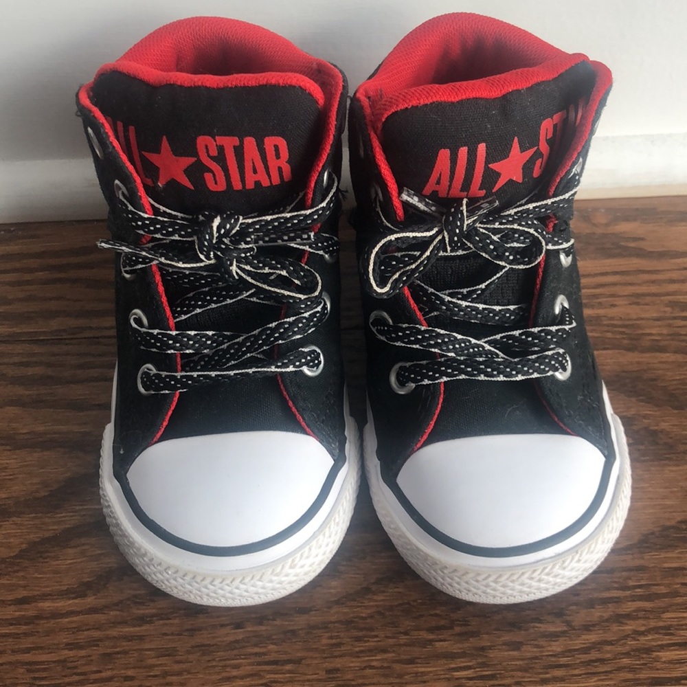 Converse - Picture 2 of 4